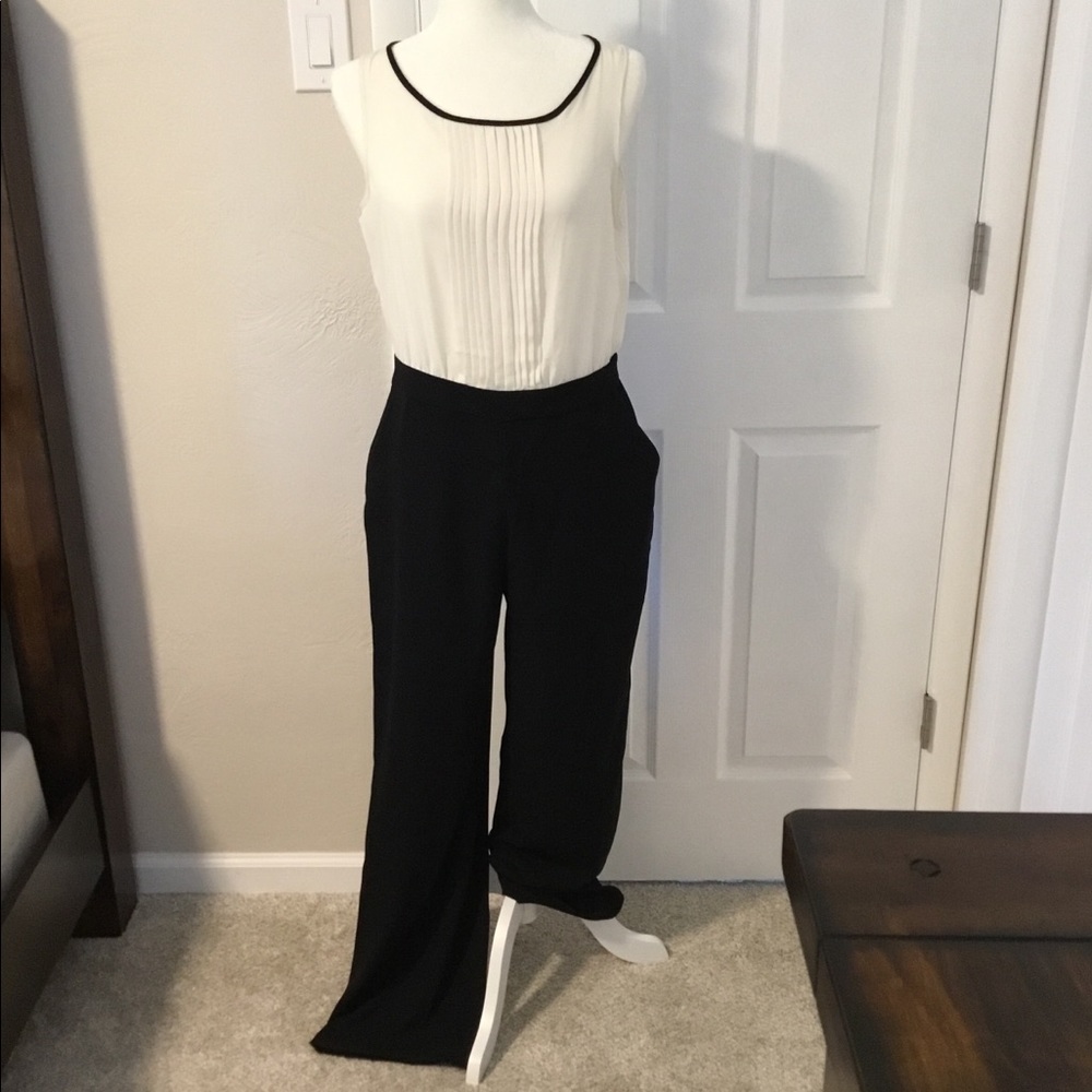 Very Classy Ann Taylor Loft Jumpsuit w/ Pockets.